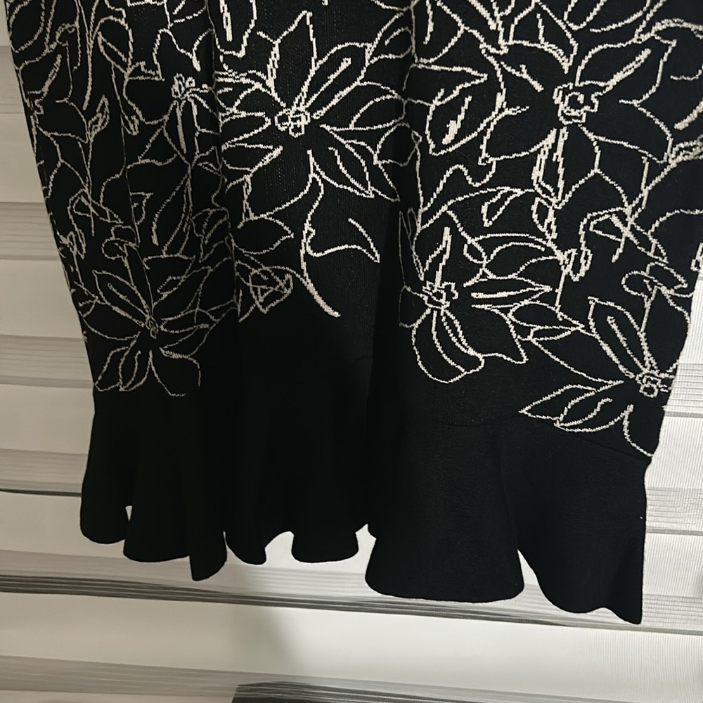 Brand new Neiman Marcus dress with tags! Size XL. Send offers please!! - Picture 6 of 12